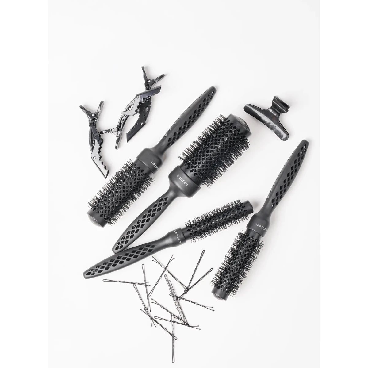 Brosse carbone Coiffeo 42 mm – Antistatique & résistante à la chaleur - BEAUTEPRICE Brosse carbone Coiffeo 42 mm – Antistatique & résistante à la chaleur Brosse Coiffeo BEAUTEPRICE