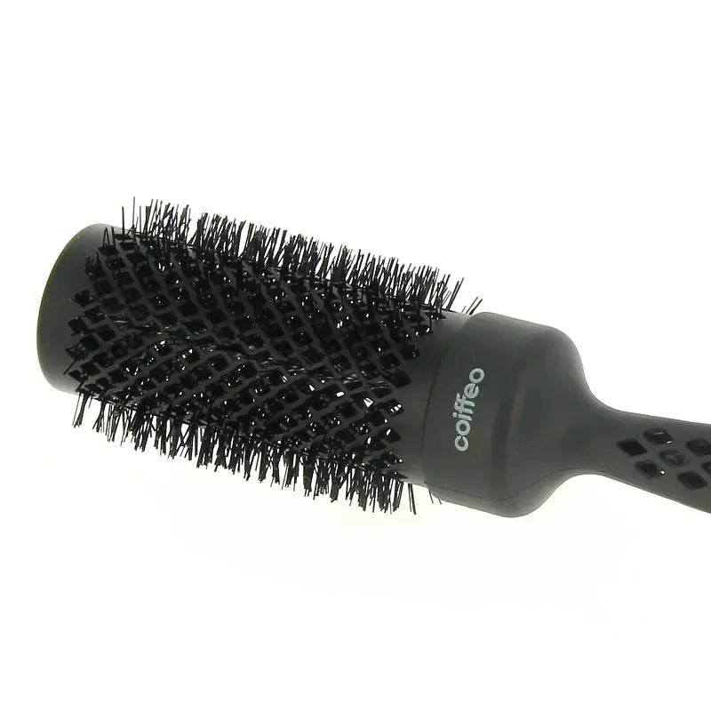 Brosse carbone Coiffeo 42 mm – Antistatique & résistante à la chaleur - BEAUTEPRICE Brosse carbone Coiffeo 42 mm – Antistatique & résistante à la chaleur Brosse Coiffeo BEAUTEPRICE