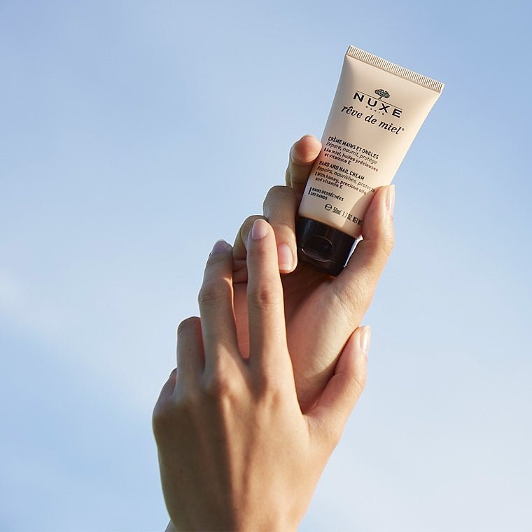 Nuxe Rêve de Miel - Crème Mains & Ongles - BEAUTEPRICE Nuxe Rêve de Miel - Crème Mains & Ongles baume levres et mains Nuxe Paris BEAUTEPRICE